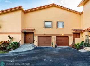 968 SW 112th Ter, Pembroke Pines, FL 33025