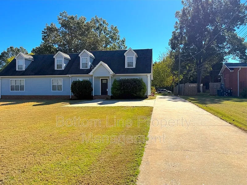 3 bed, 2.0 bath, 1406 sqft, $1,985 — Photo 1