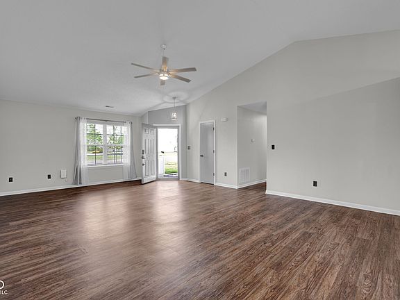 5th image of 2330 Lakecrest Dr