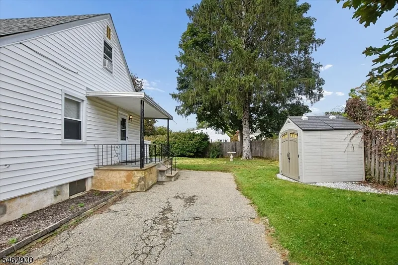 4 bed, 1.0 bath, $2,800 — Photo 3