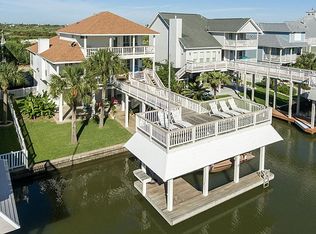 3611 Cove Ln, Galveston, TX 77554