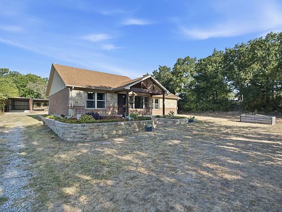 4th image of 328 Silver Ln