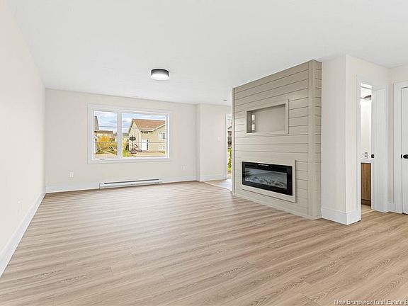 2nd image of 215 Senese St