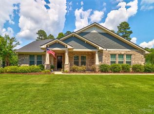 104 N San Agustin Dr, Mooresville, NC 28117