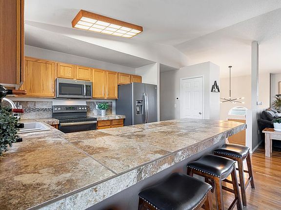 5th image of 500 Broadview Dr