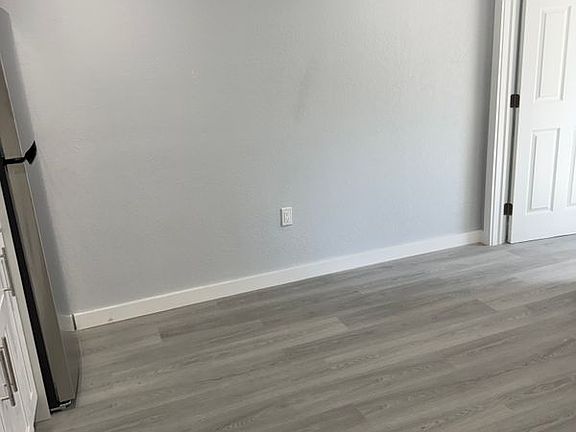3rd image of 803 22nd Ave N Unit 4