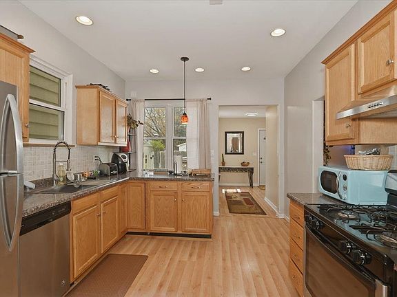 4th image of 2123 Tower Ave