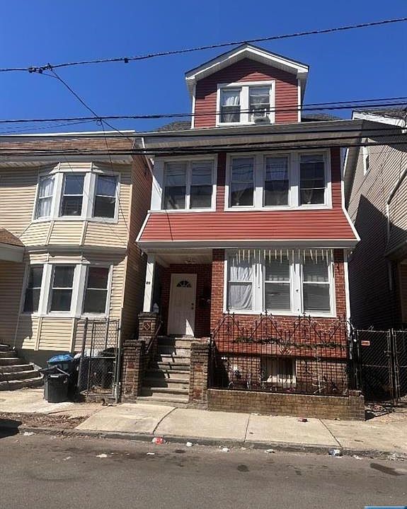 1st image of 89 Aldine St