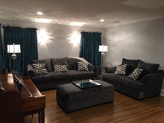 3rd image of 5048 Mount Royal Dr