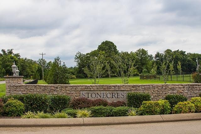 1st image of 3824 Stonecrest Dr #9