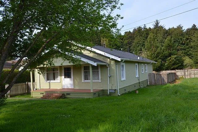 Myrtletown, Rocking chair front porch, 4/2 w/ garage, W/D hook-ups — Photo 2
