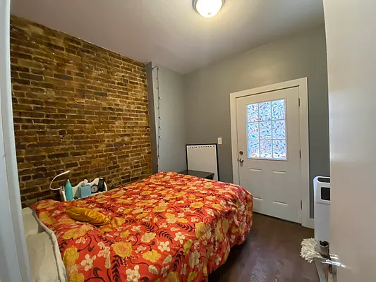 Rented by Delmark Realty LLC | media 16