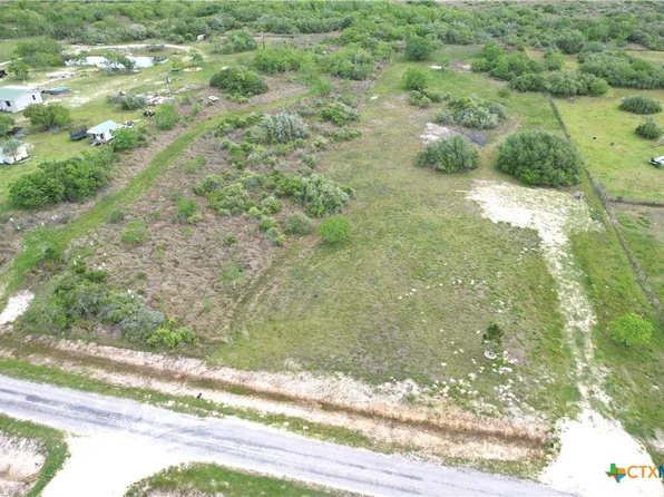 1656 Quail Meadow Rd, Seadrift, TX 77983