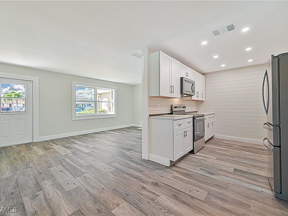 2nd image of 91 Pioneer Ct