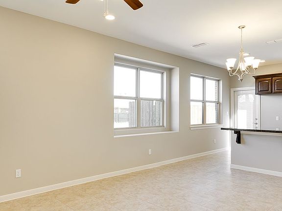 4th image of 511 S Mina De Oro St