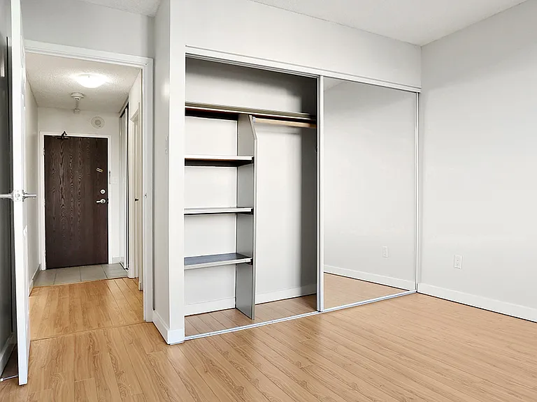 815 4th Ave SW — Photo 30