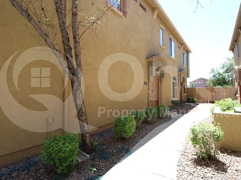 1350 S Greenfield Rd #2017 — Photo 5