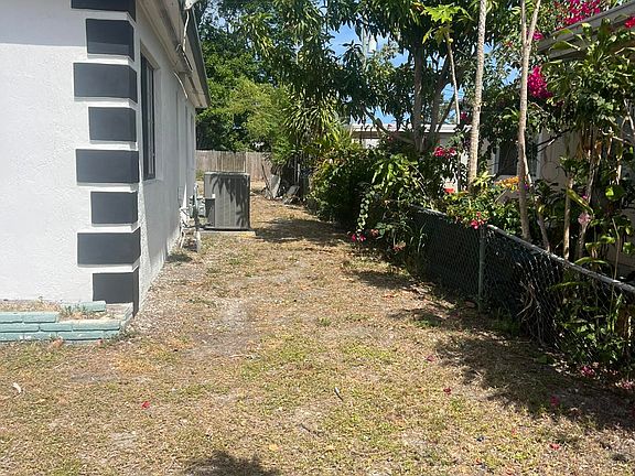2nd image of 410 S D Street