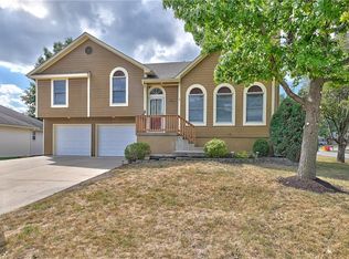 1911 NE 2nd St, Blue Springs, MO 64014