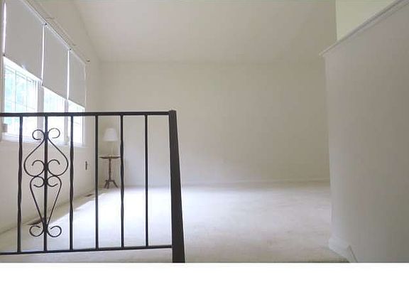 5th image of 115 Coral Reef Dr