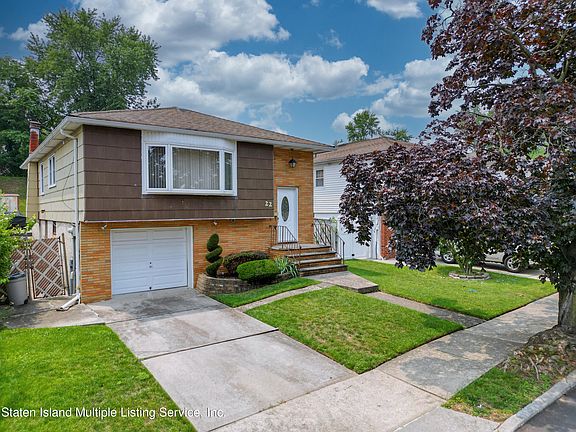 3rd image of 22 Deserre Ave