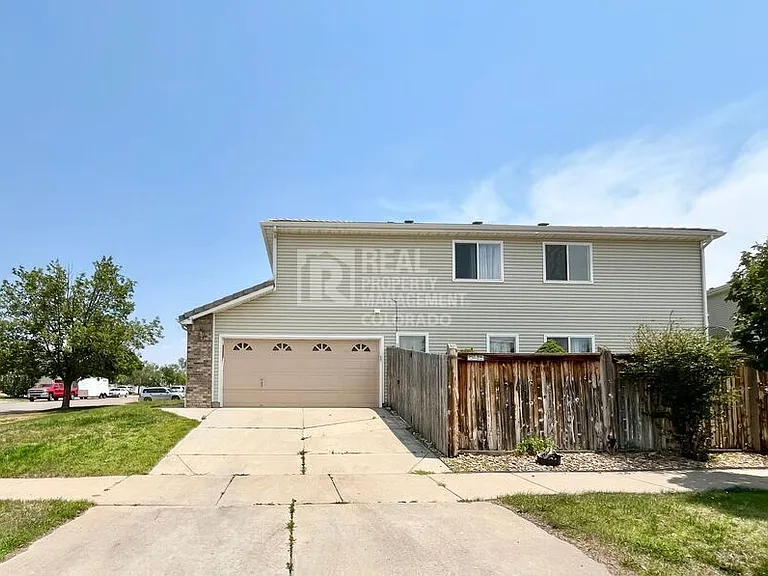 20300 E 40th Ave — Photo 3
