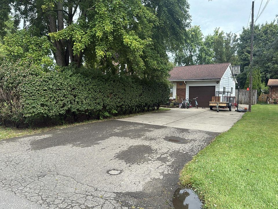 1st image of 23004 Kensington St