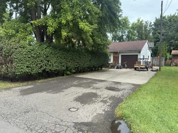 23004 Kensington St, Taylor, MI 48180