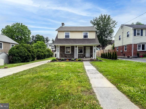 715 E Manoa Rd, Havertown, PA 19083