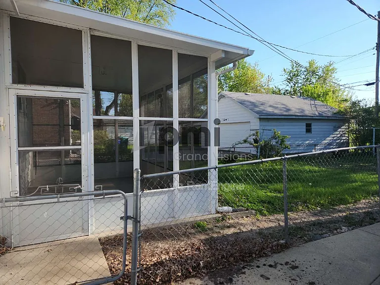18 East Dr — Photo 10