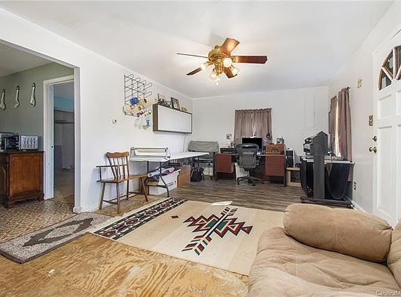 4th image of 1620 Martin Ave