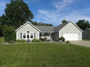 1400 Warrick Dr, Ashtabula, OH 44004