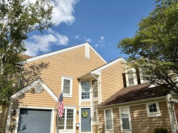 21186 Vineland Sq, Ashburn, VA 20147