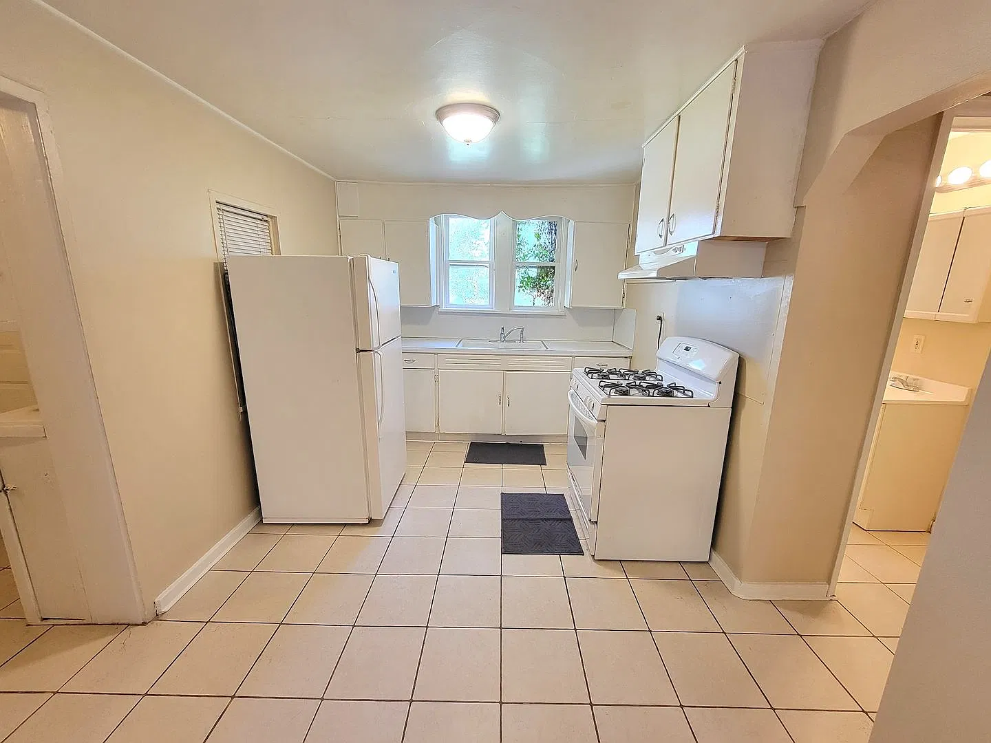 515 Main — Photo 3