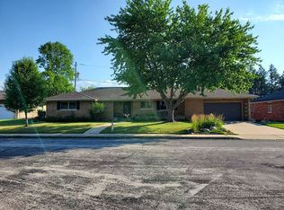 601 W Greenway Pl, Peoria, IL 61614