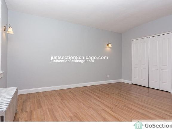 3rd image of 6916 S Clyde Ave