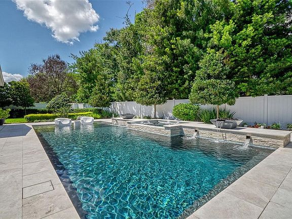 3rd image of 623 WOODLEY ROAD