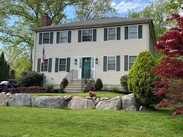 45 Deanville Rd, Attleboro, MA 02703