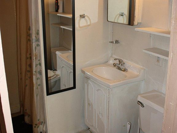 5th image of 1013 Mulberry St #2