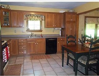 5th image of 27 Alice Cir
