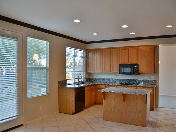 5th image of 995 Trovita Dr