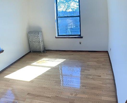 3rd image of 4270 156th St APT 4BR