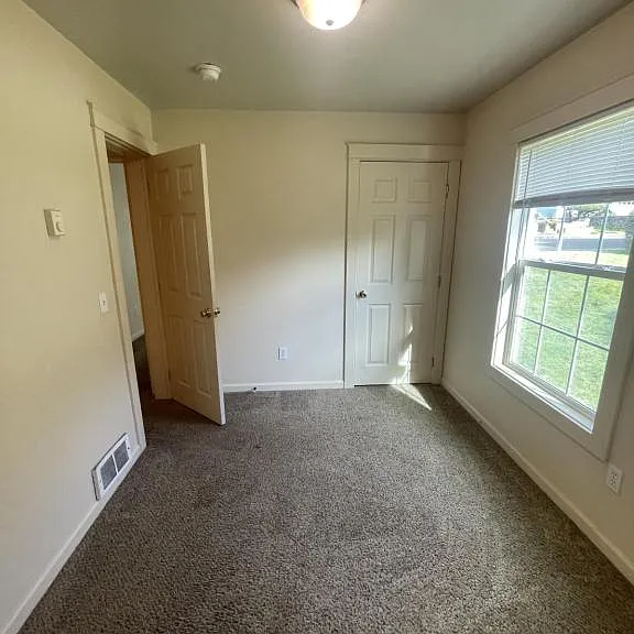 983 Oregon Ave — Photo 13