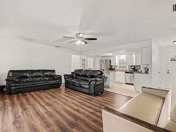 5th image of 9038 Blackstone St