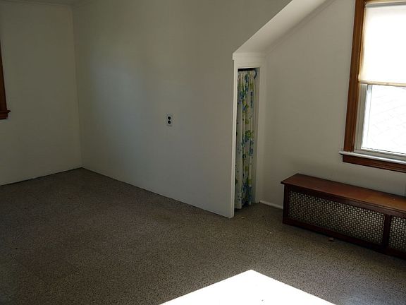5th image of 800 Champlin Pl