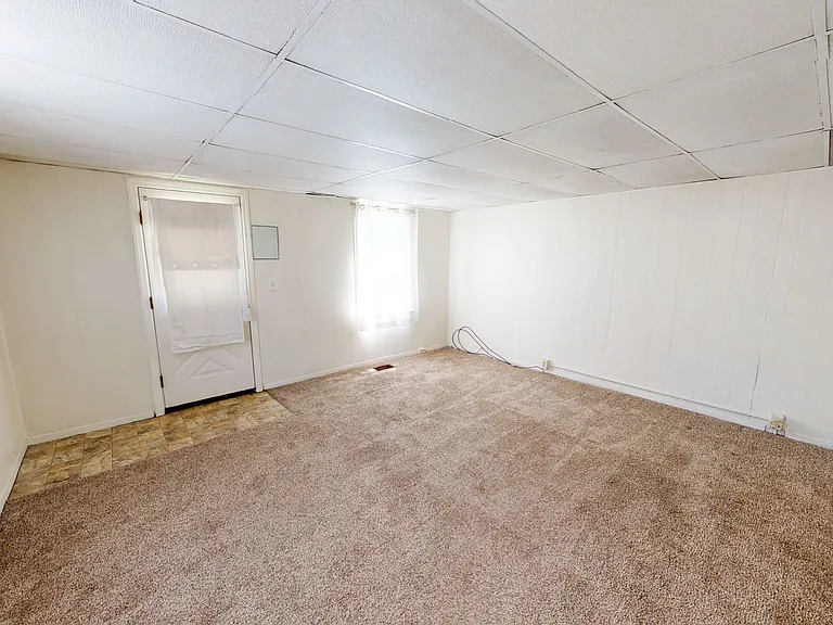 212 E Walnut St — Photo 10