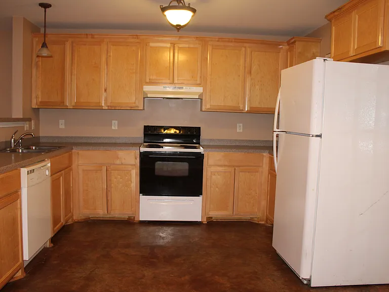 211 Coverdale Ln #211 — Photo 2