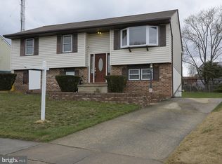 7504 Sandalwood Ct, Hanover, MD 21076
