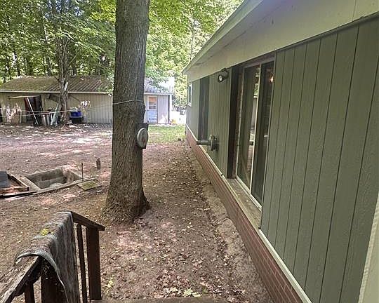 2nd image of 2225 Six Mile Lake Rd