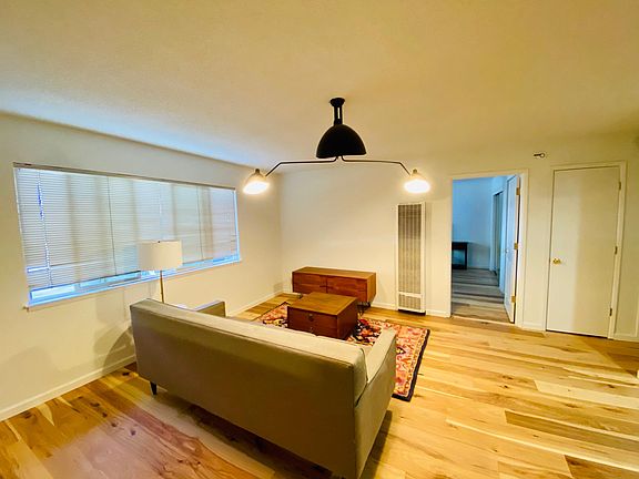 2nd image of 878 Lakeview Ave APT 4